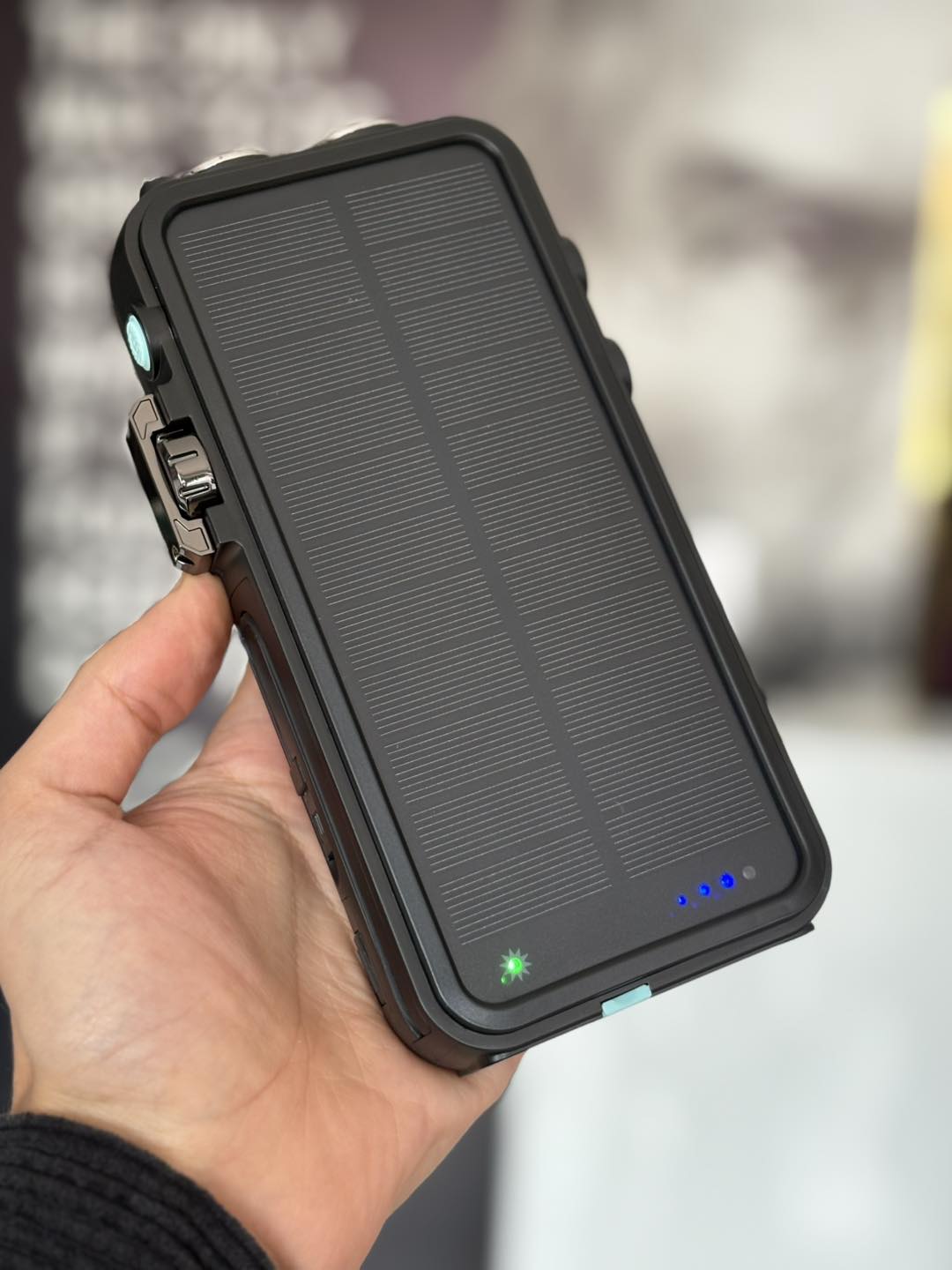 پاوربانک خورشیدی پاورولوژی مدل pp049 ظرفیت 16000 میلی آمپر ساعت - Image 5